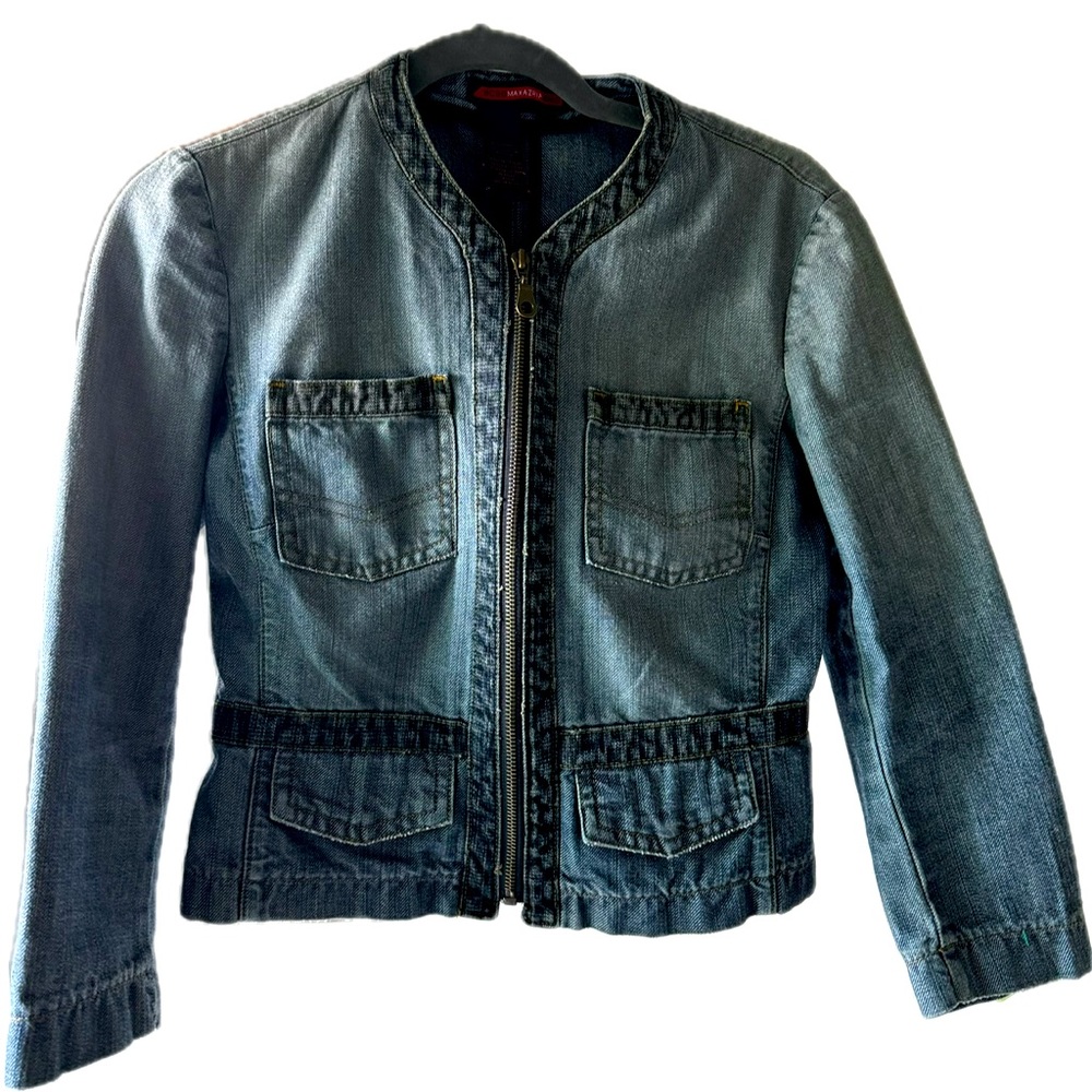 BCBGMAXAZRIA denim cropped jacket. Zipper closer. Size small